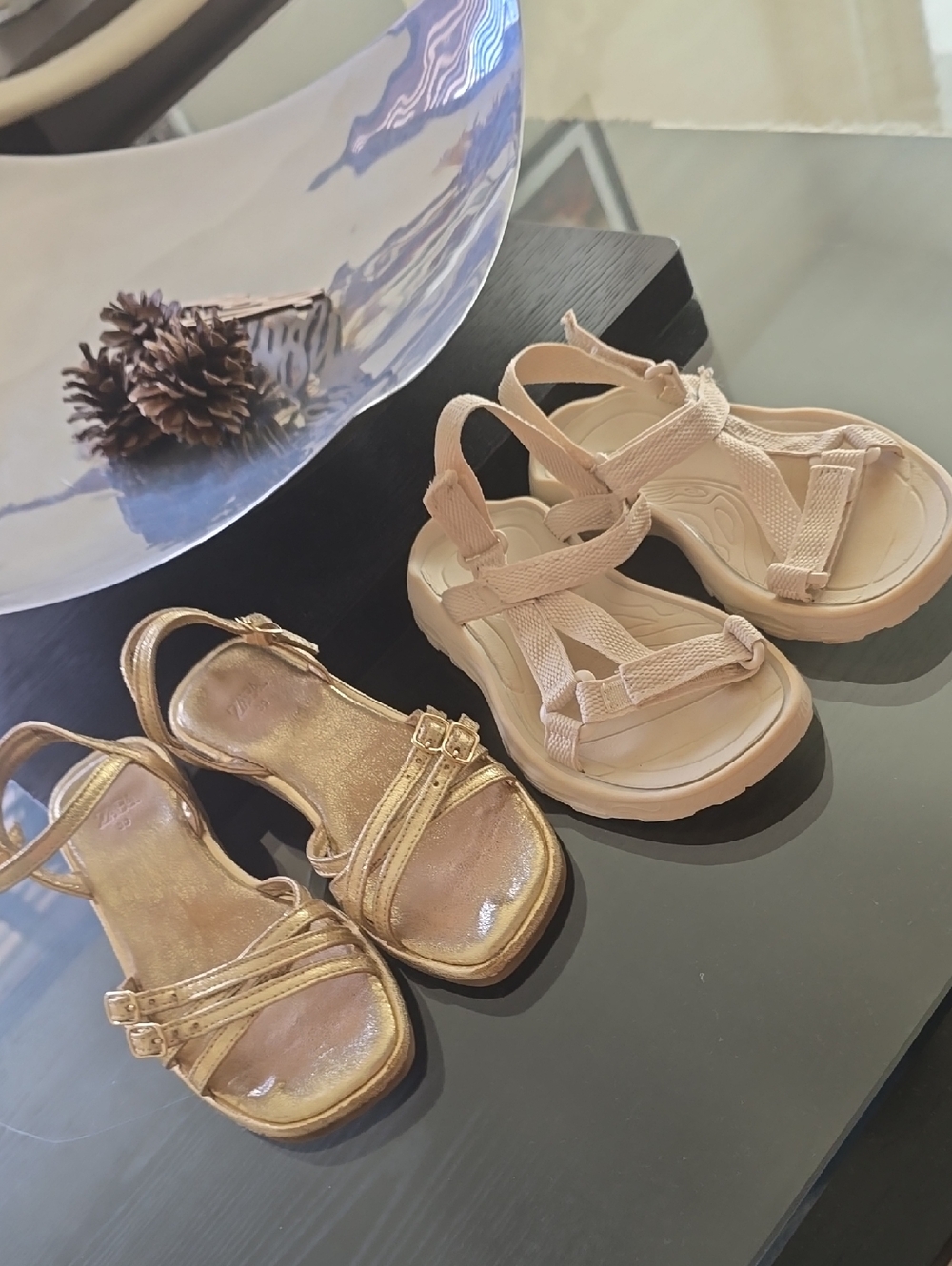 Zara Beige/Tan Kids Sandals Pair - Gold and Beige